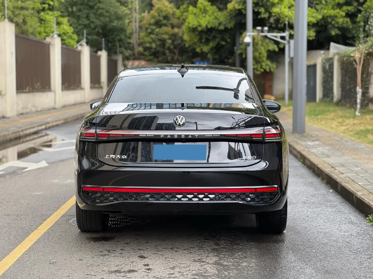 2025 Volkswagen Passat 2.0T 220HP L4 7DCT,autocango,china used car exporter,china ev exporter,chinese used car exporter,chinese used ev exporter