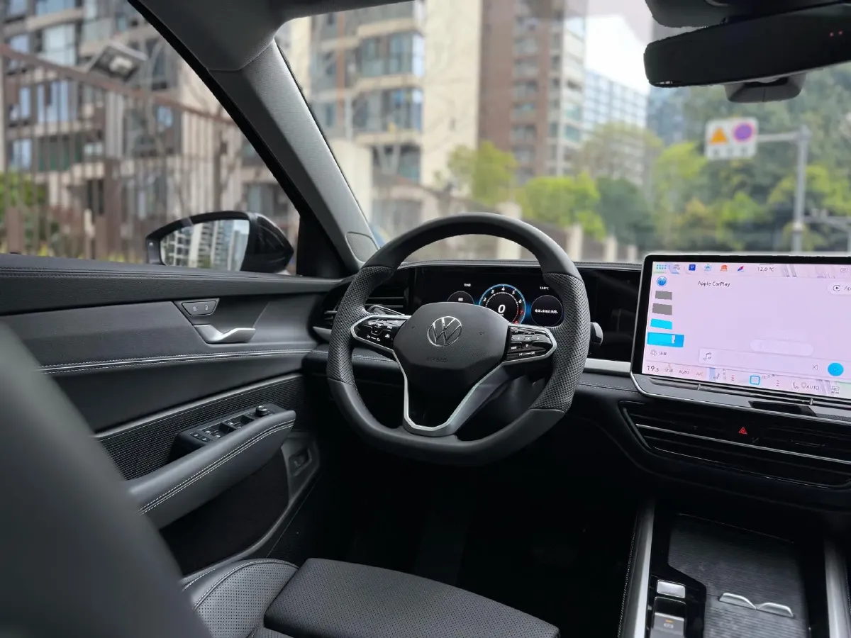 2025 Volkswagen Passat 2.0T 220HP L4 7DCT,autocango,china used car exporter,china ev exporter,chinese used car exporter,chinese used ev exporter