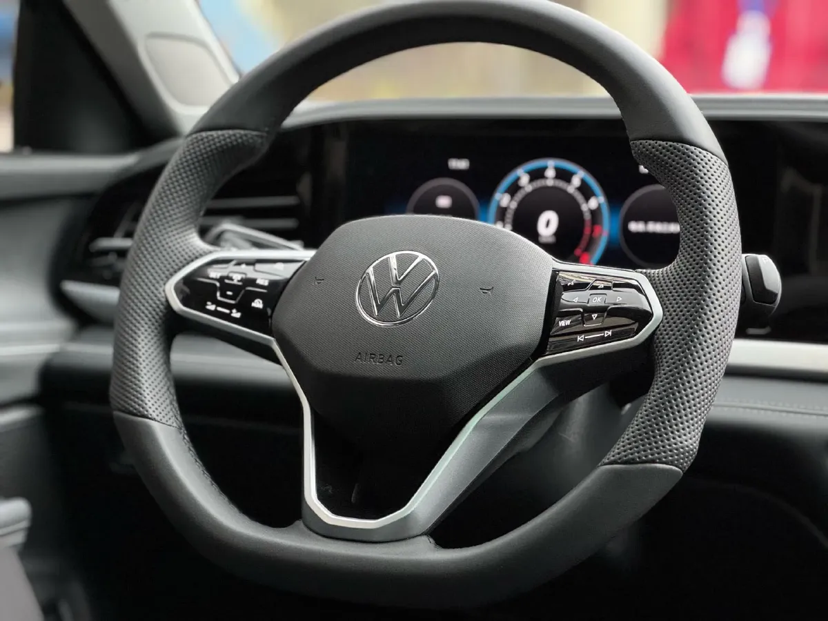 2025 Volkswagen Passat 2.0T 220HP L4 7DCT,autocango,china used car exporter,china ev exporter,chinese used car exporter,chinese used ev exporter