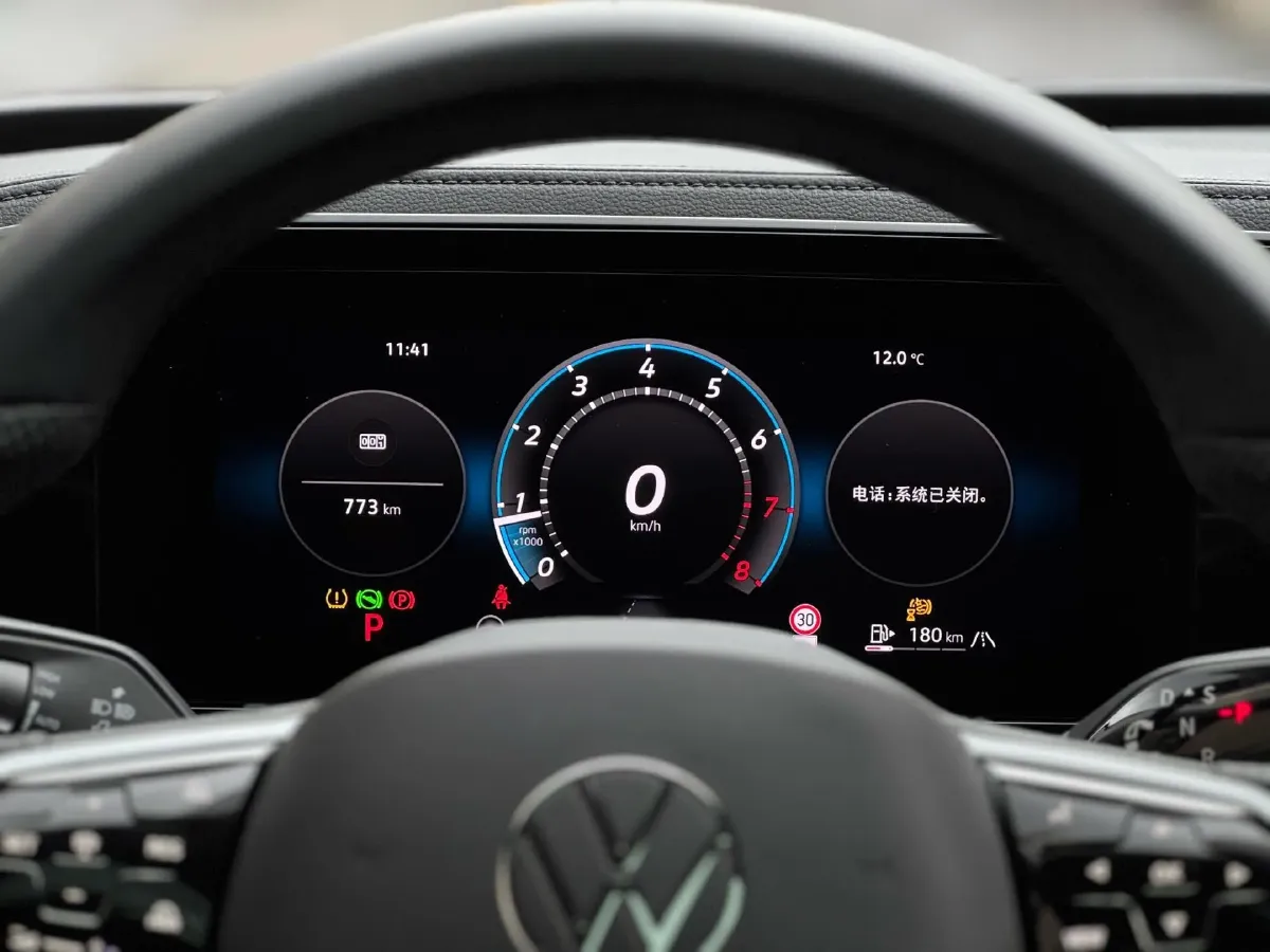 2025 Volkswagen Passat 2.0T 220HP L4 7DCT,autocango,china used car exporter,china ev exporter,chinese used car exporter,chinese used ev exporter