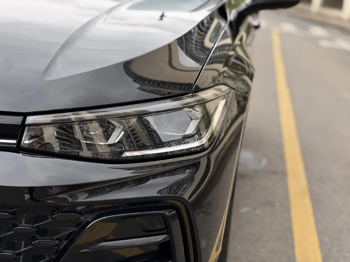 2025 Volkswagen Passat 2.0T 220HP L4 7DCT,autocango,china used car exporter,china ev exporter,chinese used car exporter,chinese used ev exporter