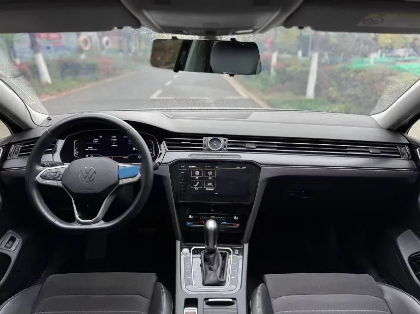 2023 Volkswagen Magotan 2.0T 186HP L4 7DCT,autocango,china used car exporter,china ev exporter,chinese used car exporter,chinese used ev exporter