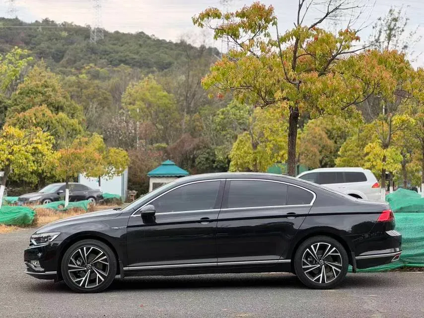 2023 Volkswagen Magotan 2.0T 186HP L4 7DCT,autocango,china used car exporter,china ev exporter,chinese used car exporter,chinese used ev exporter