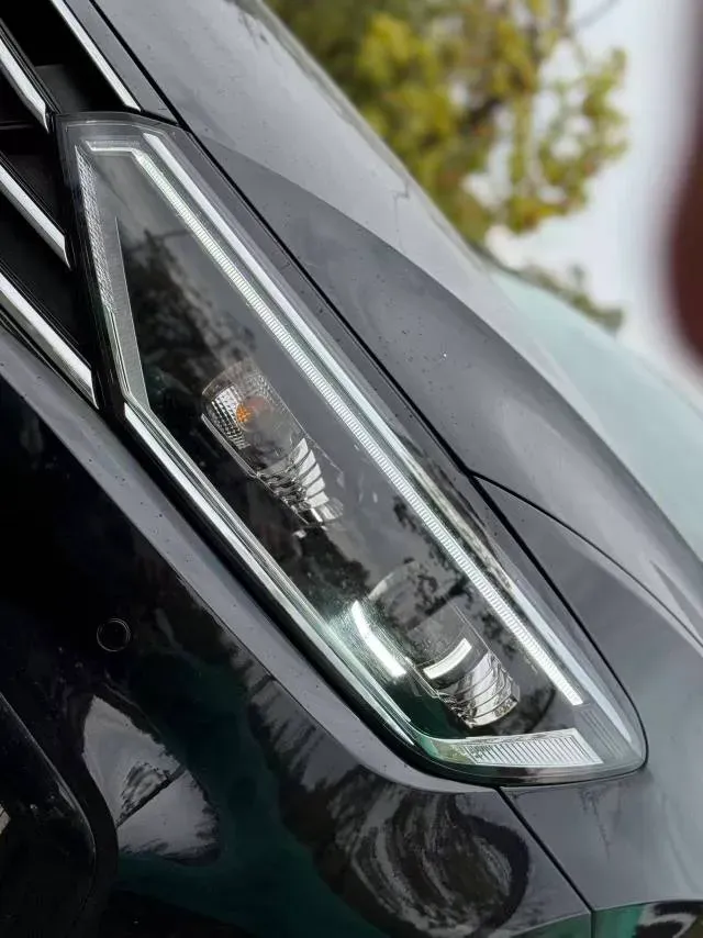 2023 Volkswagen Magotan 2.0T 186HP L4 7DCT,autocango,china used car exporter,china ev exporter,chinese used car exporter,chinese used ev exporter