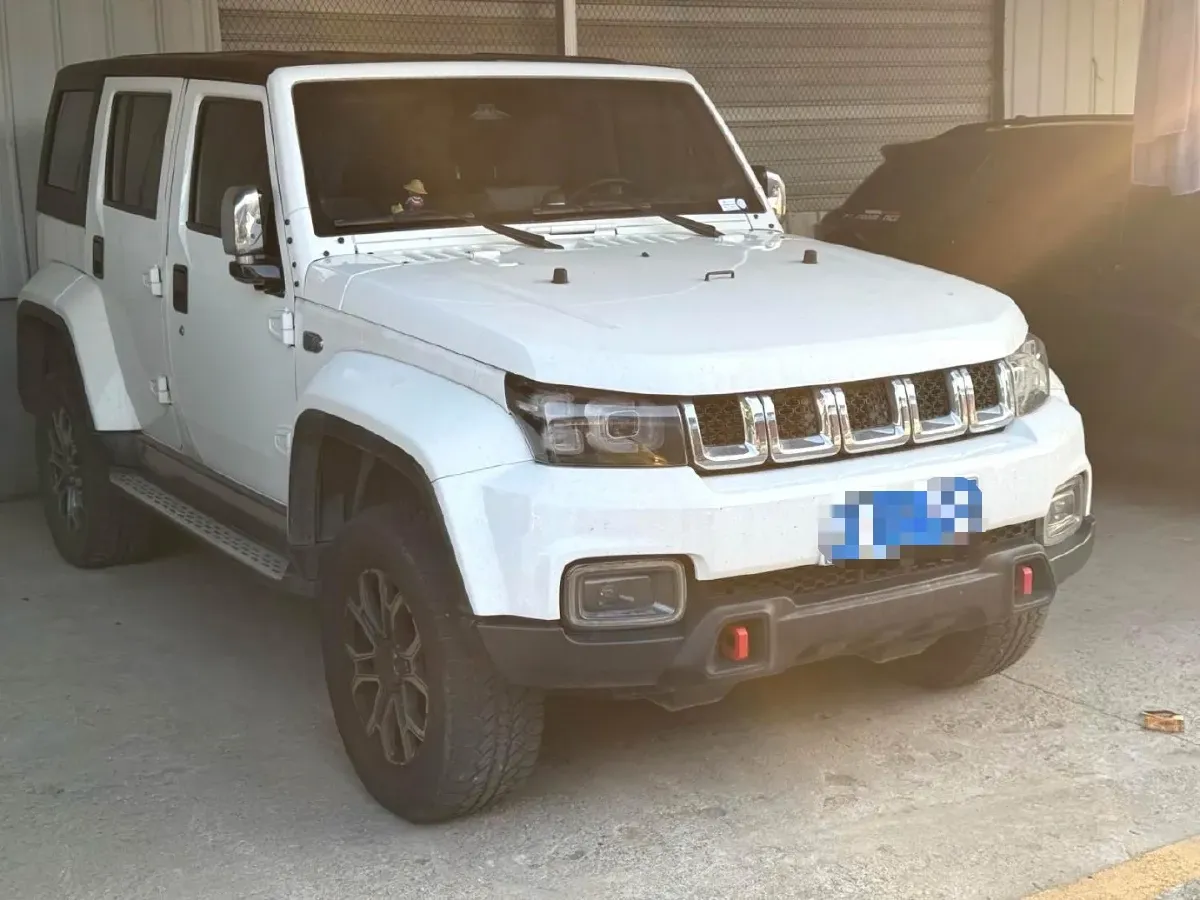 2023 Beijing BJ40 2.0T 224HP L4 8AT,autocango,china used car exporter,china ev exporter,chinese used car exporter,chinese used ev exporter