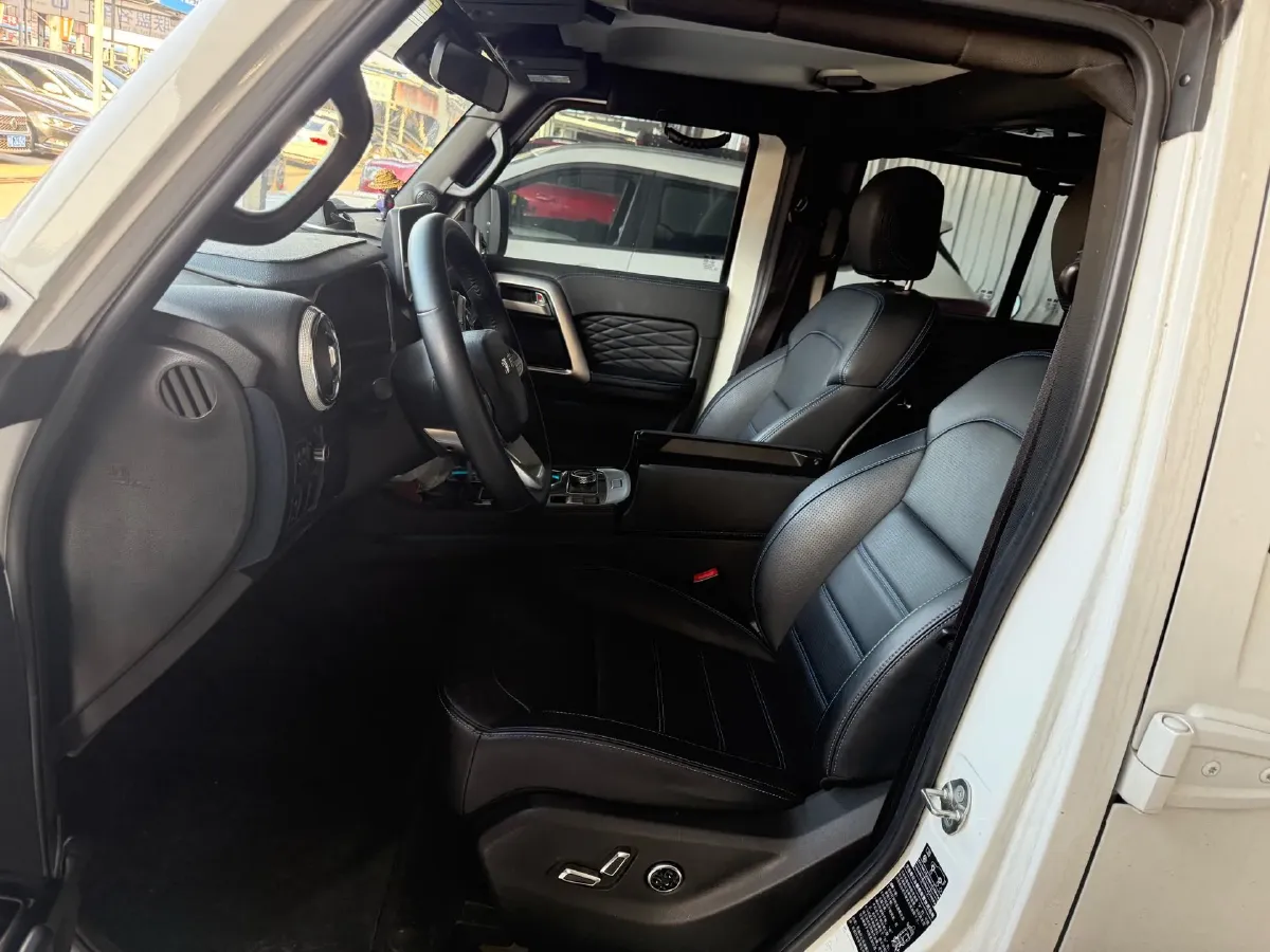 2023 Beijing BJ40 2.0T 224HP L4 8AT,autocango,china used car exporter,china ev exporter,chinese used car exporter,chinese used ev exporter