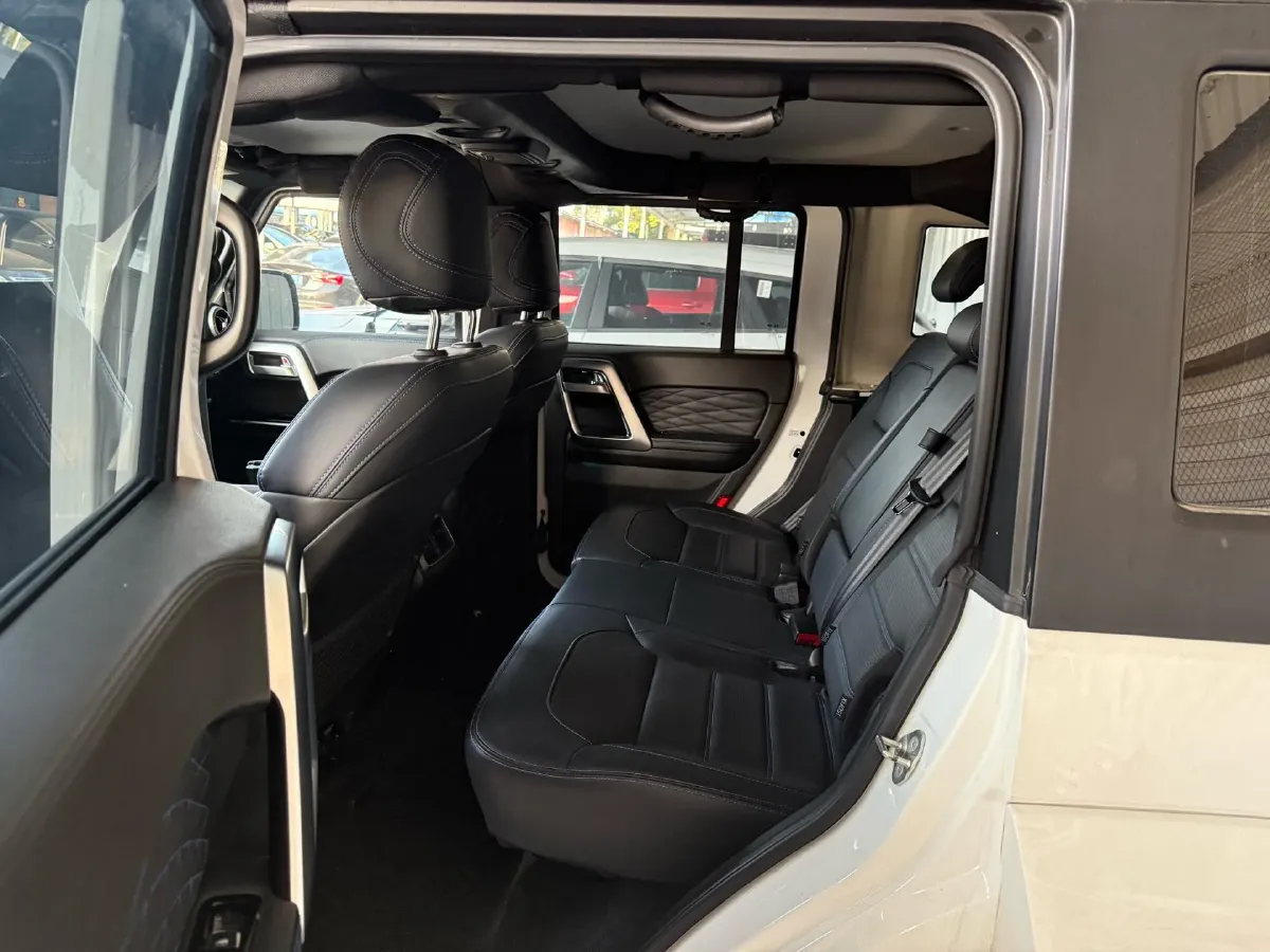 2023 Beijing BJ40 2.0T 224HP L4 8AT,autocango,china used car exporter,china ev exporter,chinese used car exporter,chinese used ev exporter