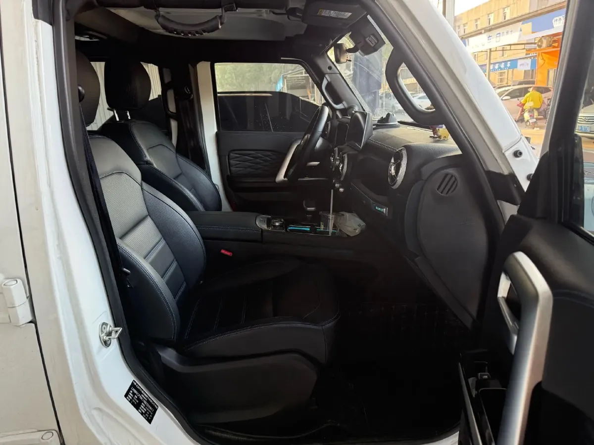 2023 Beijing BJ40 2.0T 224HP L4 8AT,autocango,china used car exporter,china ev exporter,chinese used car exporter,chinese used ev exporter