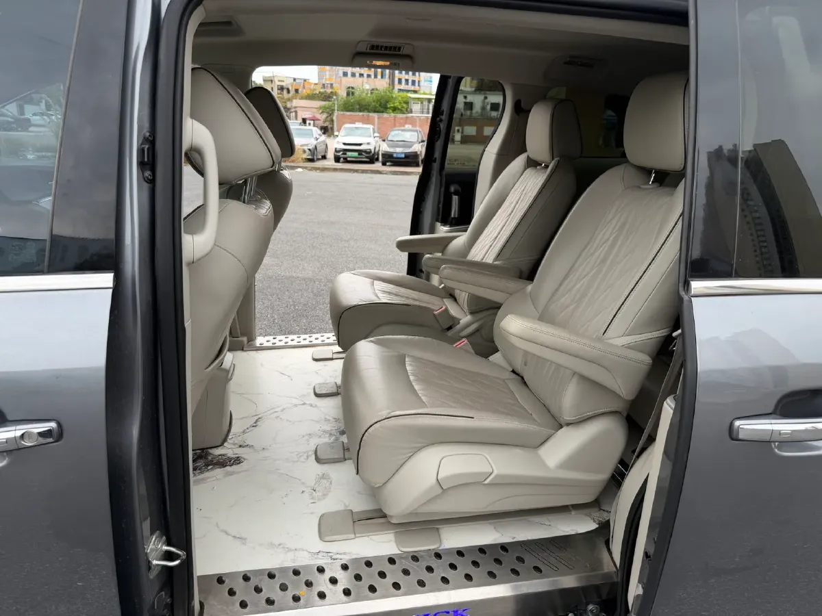 2022 Buick GL8 2.0T 237HP L4 9AT,autocango,china used car exporter,china ev exporter,chinese used car exporter,chinese used ev exporter