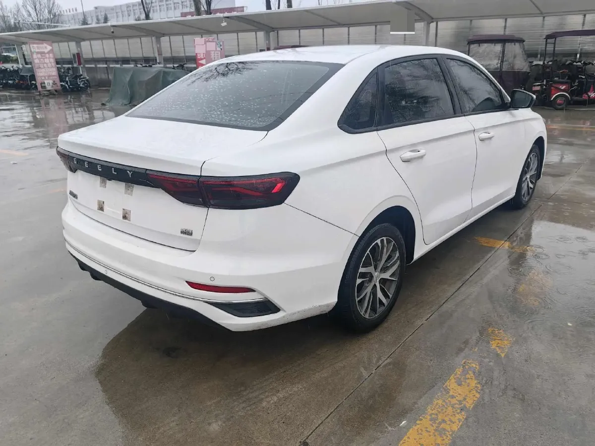 2022 Geely Emgrand 1.5L 114HP L4 5MT,autocango,china used car exporter,china ev exporter,chinese used car exporter,chinese used ev exporter