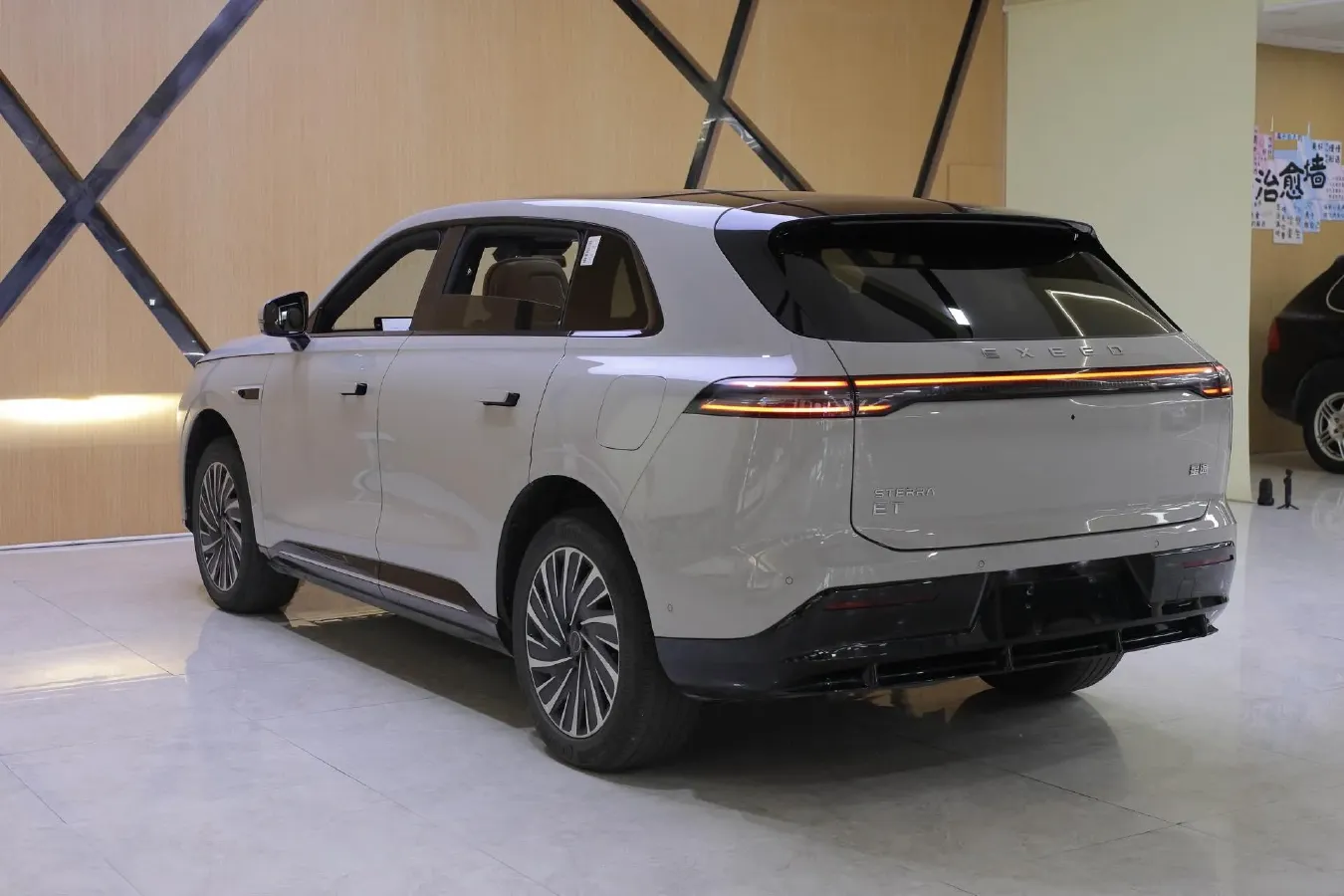 2025 Exceed Sterra ET REEV 156HP REEV,autocango,china used car exporter,china ev exporter,chinese used car exporter,chinese used ev exporter