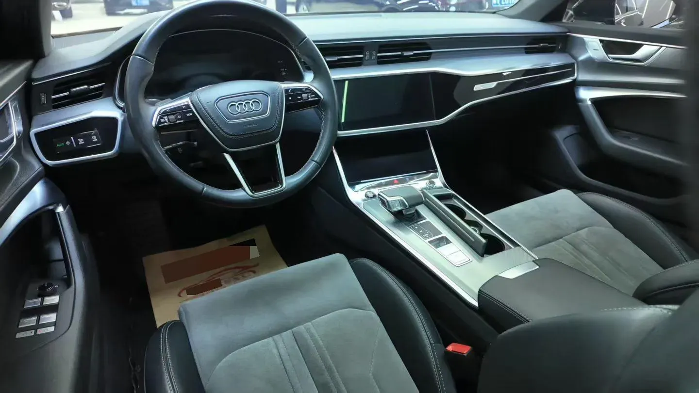 2024 Audi A6L 2.0T 245HP L4 7DCT,autocango,china used car exporter,china ev exporter,chinese used car exporter,chinese used ev exporter