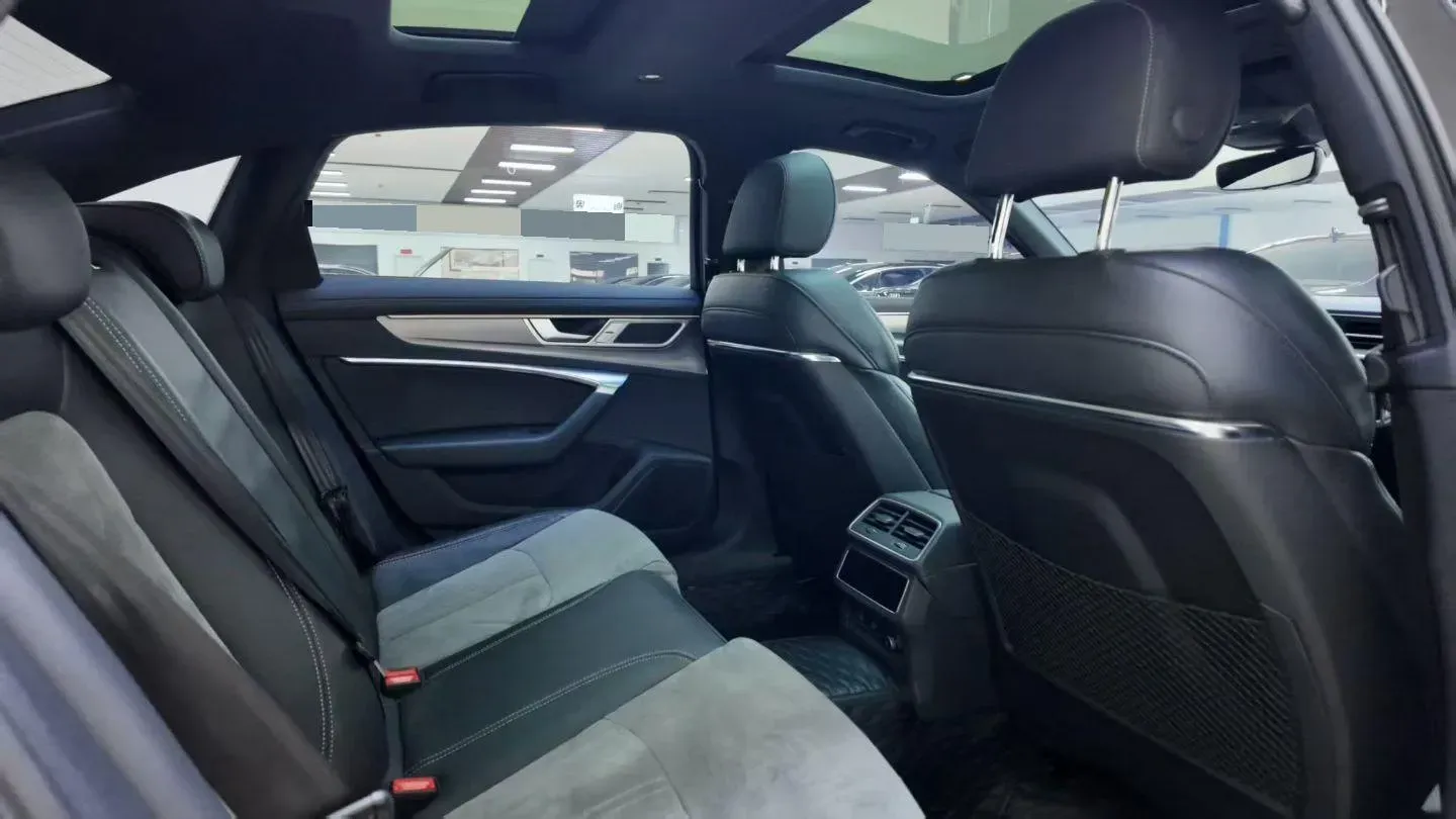 2024 Audi A6L 2.0T 245HP L4 7DCT,autocango,china used car exporter,china ev exporter,chinese used car exporter,chinese used ev exporter