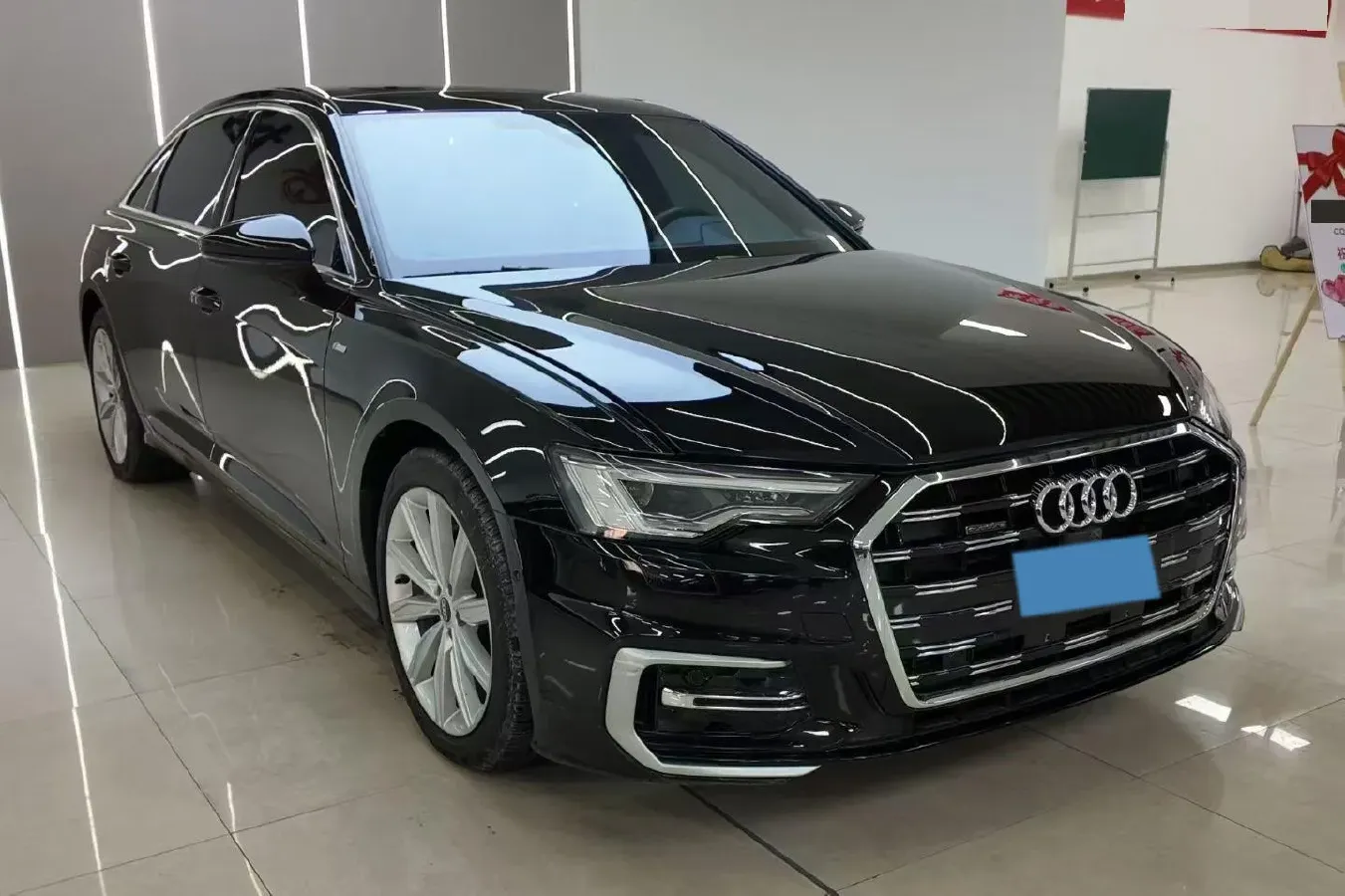 2024 Audi A6L 2.0T 245HP L4 7DCT,autocango,china used car exporter,china ev exporter,chinese used car exporter,chinese used ev exporter