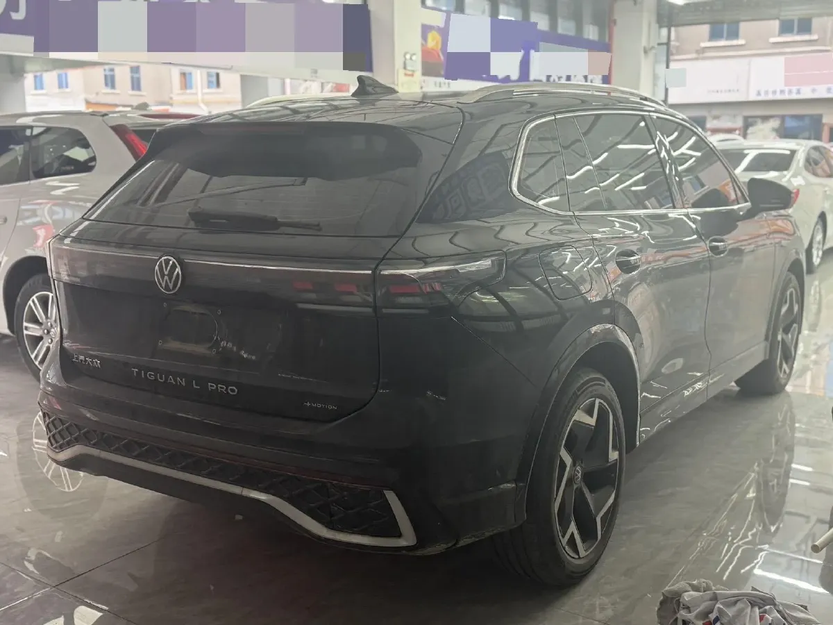 2024 Volkswagen Tiguan L 2.0T 220HP L4 7DCT,autocango,china used car exporter,china ev exporter,chinese used car exporter,chinese used ev exporter