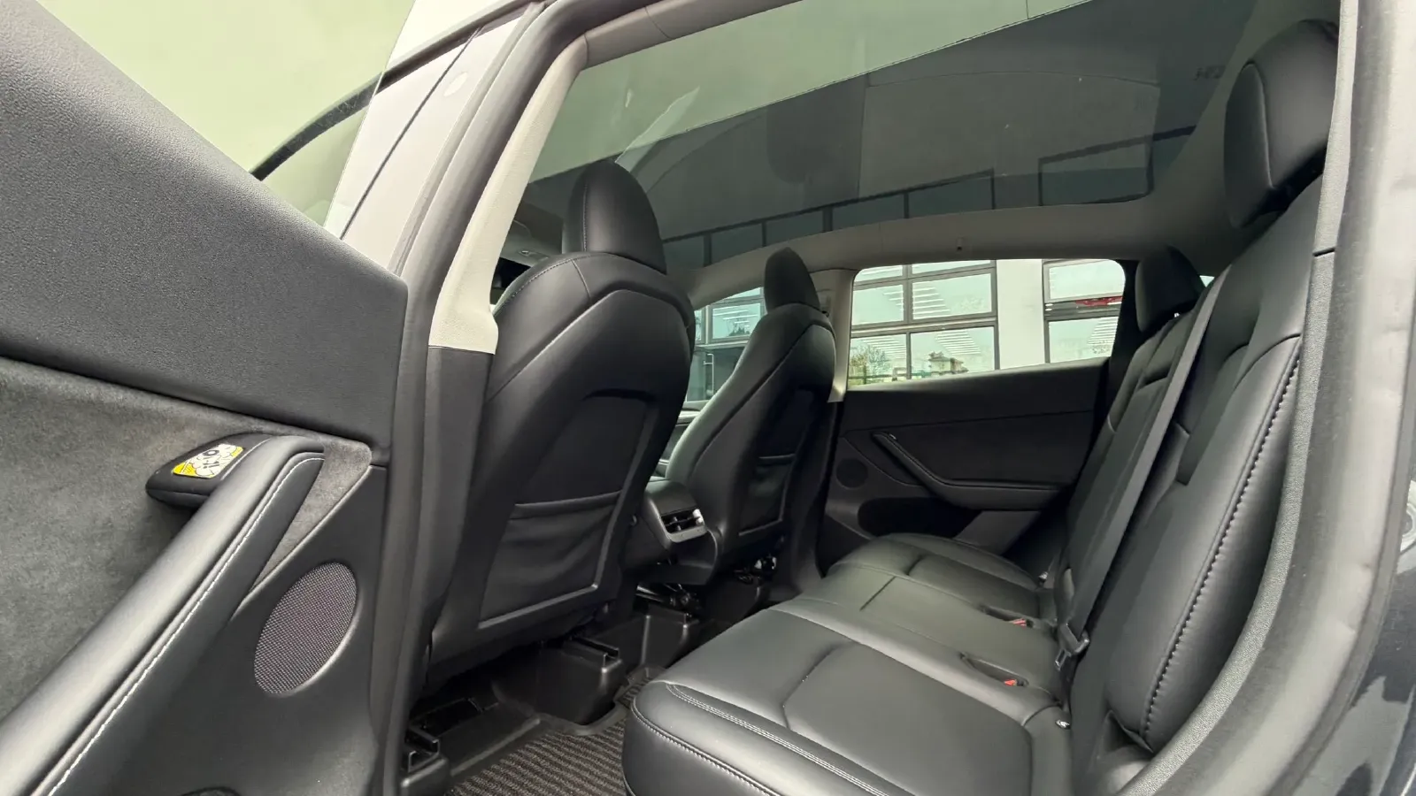 2024 Iveco OuSheng BEV 77.28KWH,autocango,china used car exporter,china ev exporter,chinese used car exporter,chinese used ev exporter