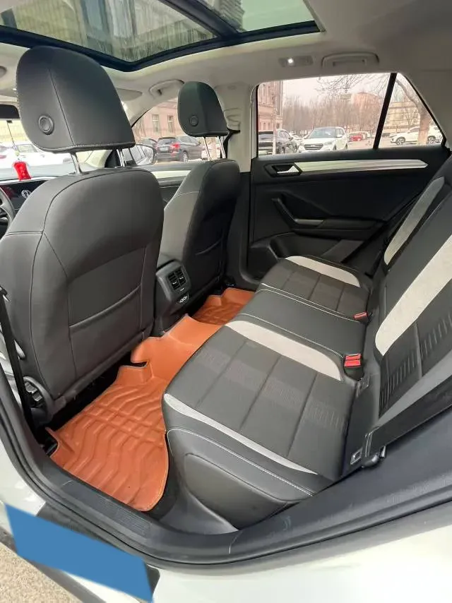 2022 Volkswagen T-Roc 1.4T 150HP L4 7DCT,autocango,china used car exporter,china ev exporter,chinese used car exporter,chinese used ev exporter