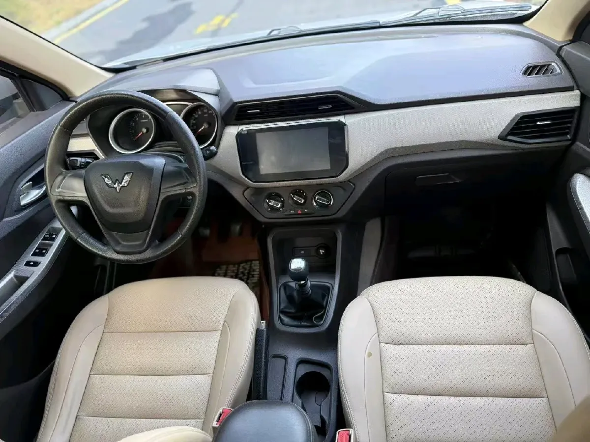 2019 WuLing HongGuang 1.5L 99HP L4 6MT,autocango,china used car exporter,china ev exporter,chinese used car exporter,chinese used ev exporter