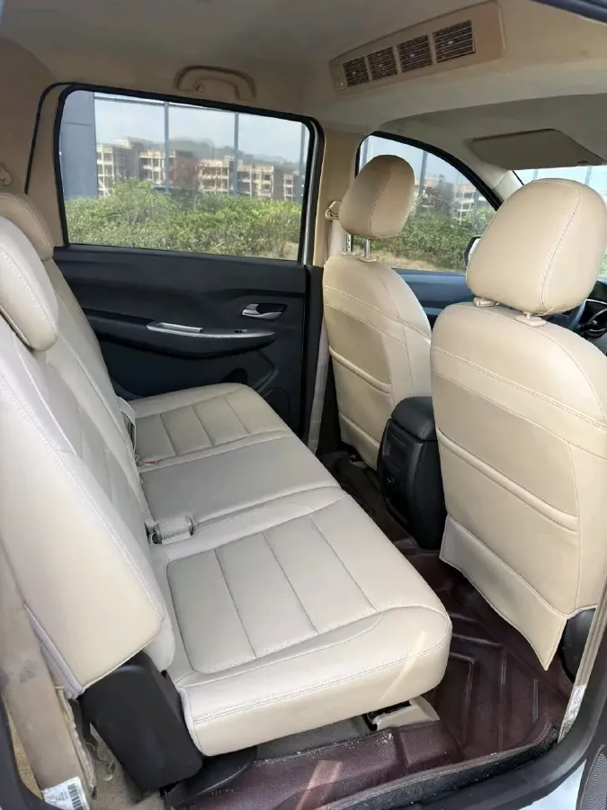 2019 WuLing HongGuang 1.5L 99HP L4 6MT,autocango,china used car exporter,china ev exporter,chinese used car exporter,chinese used ev exporter