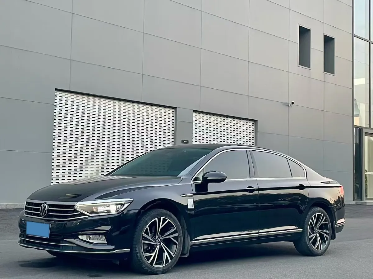 2021 Volkswagen Magotan 2.0T 186HP L4 7DCT,autocango,china used car exporter,china ev exporter,chinese used car exporter,chinese used ev exporter