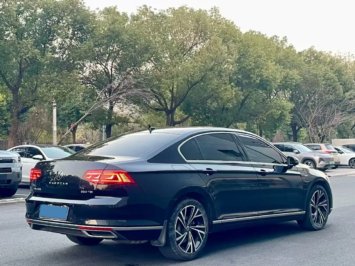 2021 Volkswagen Magotan 2.0T 186HP L4 7DCT,autocango,china used car exporter,china ev exporter,chinese used car exporter,chinese used ev exporter