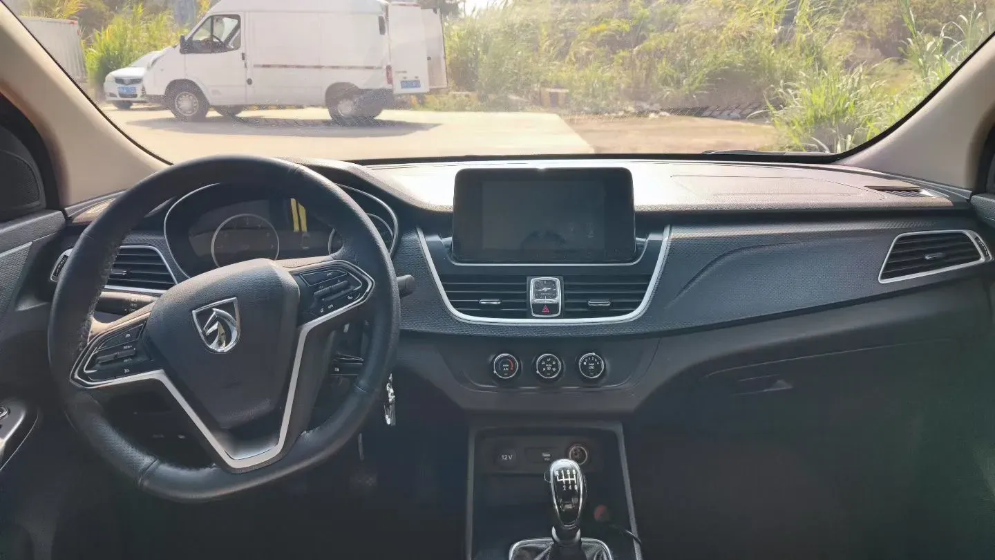 2019 BaoJun 730 1.5L 112HP L4 6MT,autocango,china used car exporter,china ev exporter,chinese used car exporter,chinese used ev exporter