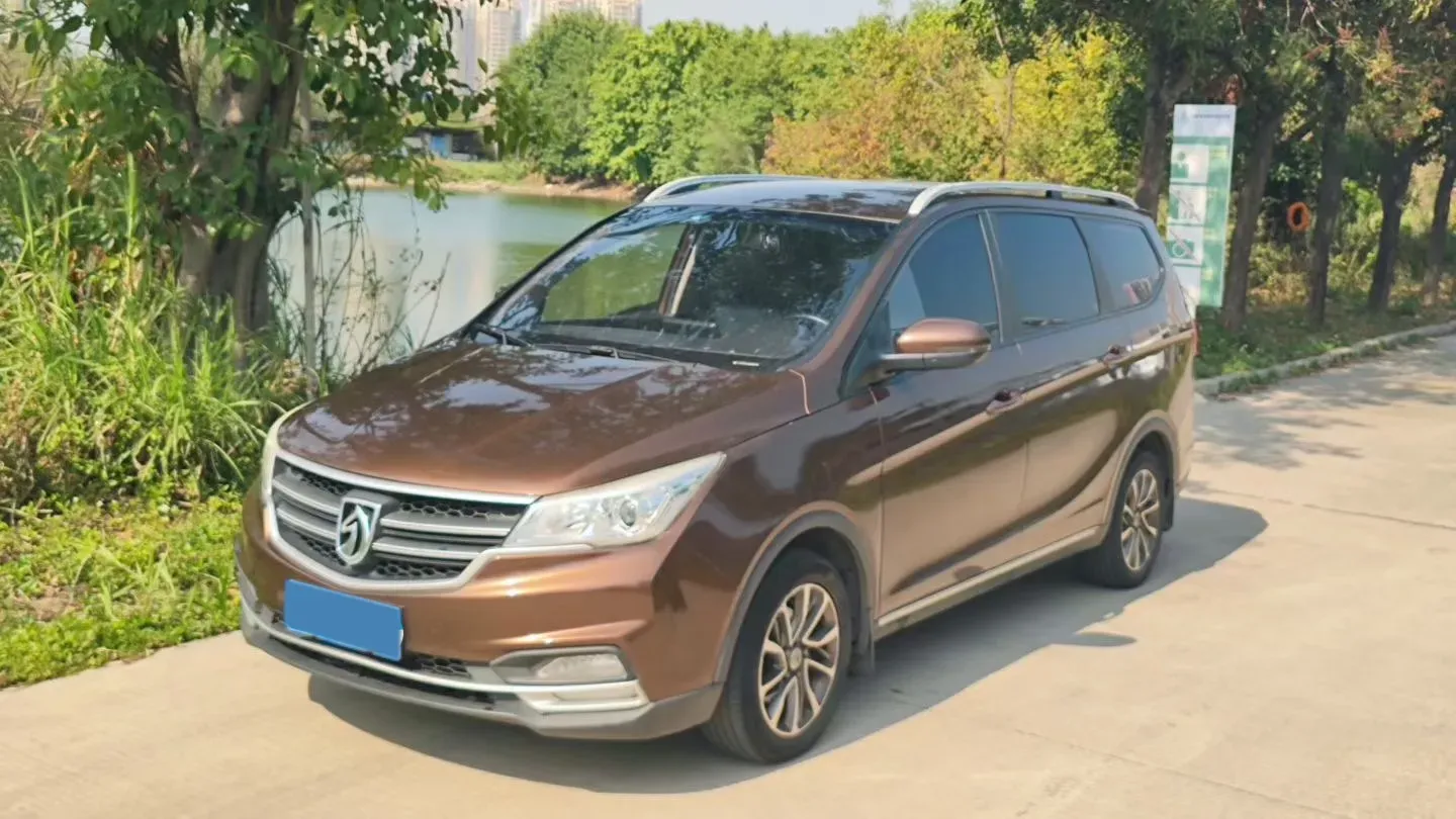 2019 BaoJun 730 1.5L 112HP L4 6MT,autocango,china used car exporter,china ev exporter,chinese used car exporter,chinese used ev exporter