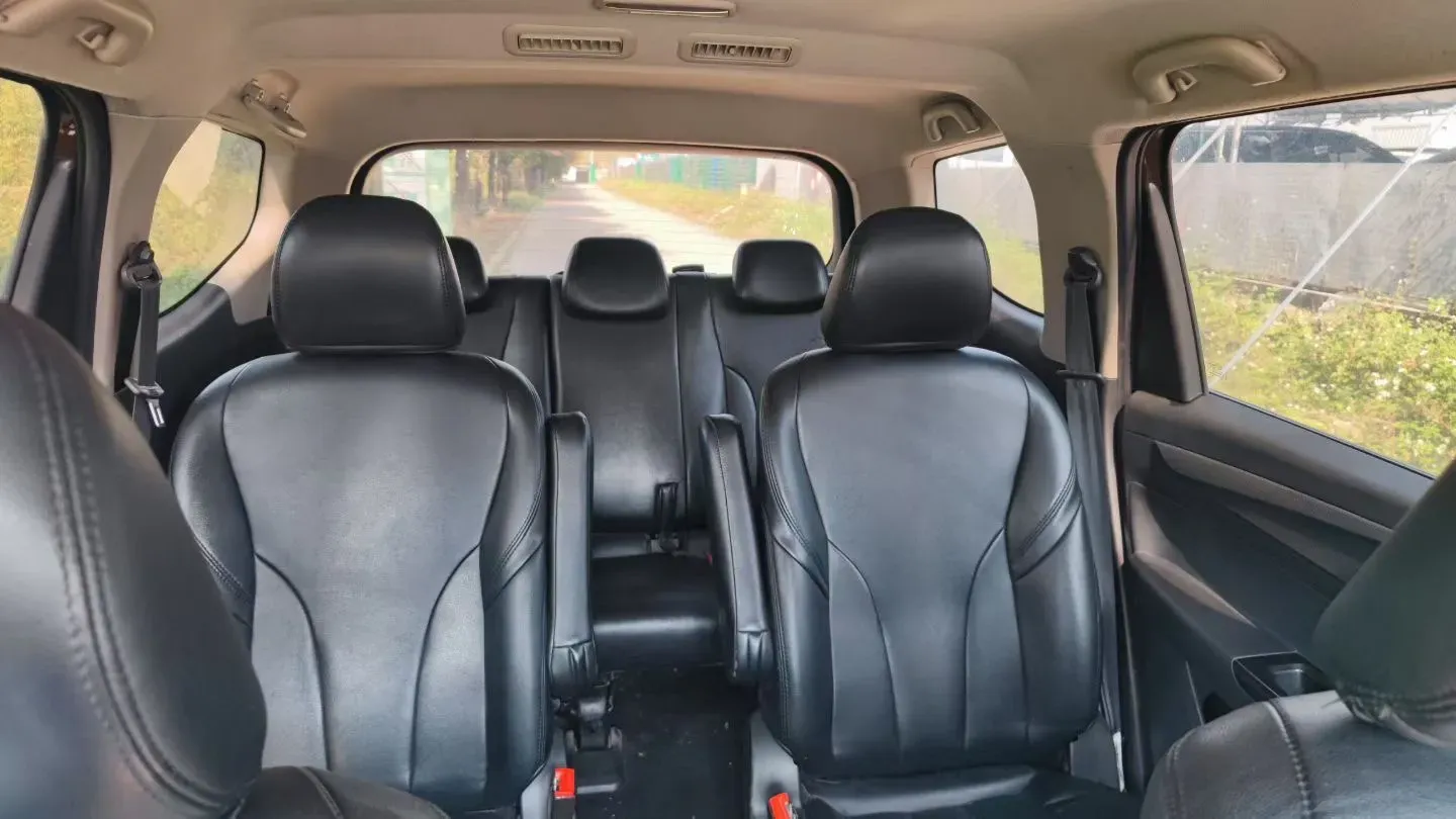 2019 BaoJun 730 1.5L 112HP L4 6MT,autocango,china used car exporter,china ev exporter,chinese used car exporter,chinese used ev exporter