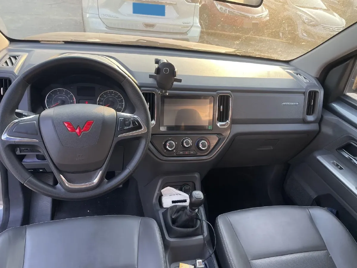 2021 WuLing ZhentTu 1.5L 99HP L4 5MT,autocango,china used car exporter,china ev exporter,chinese used car exporter,chinese used ev exporter