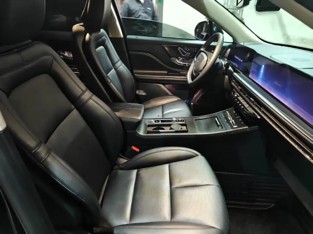 2023 Lincoln Corsair 2.0T 261HP L4 8AT,autocango,china used car exporter,china ev exporter,chinese used car exporter,chinese used ev exporter