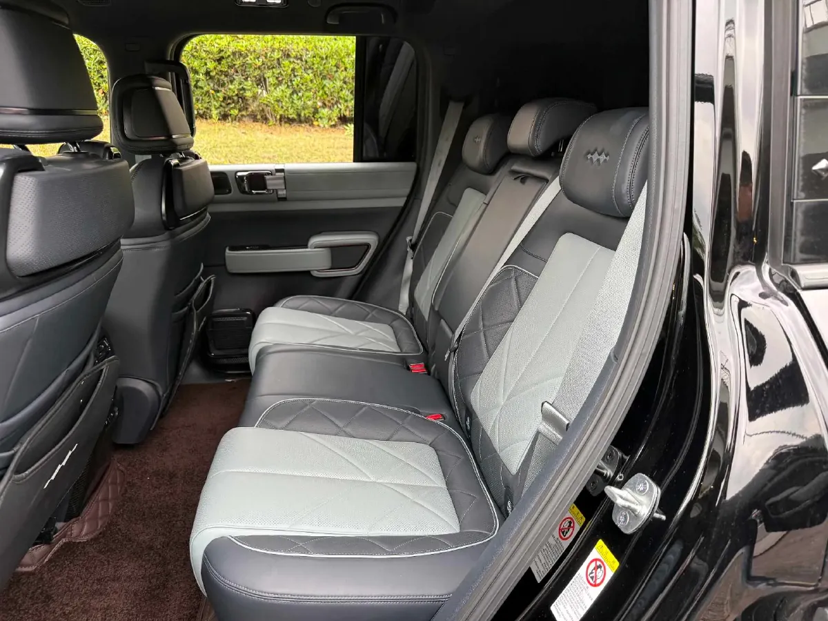 2023 FangChengBao Bao 5 1.5T 194HP L4 E-CVT PHEV 31.8KWH,autocango,china used car exporter,china ev exporter,chinese used car exporter,chinese used ev exporter