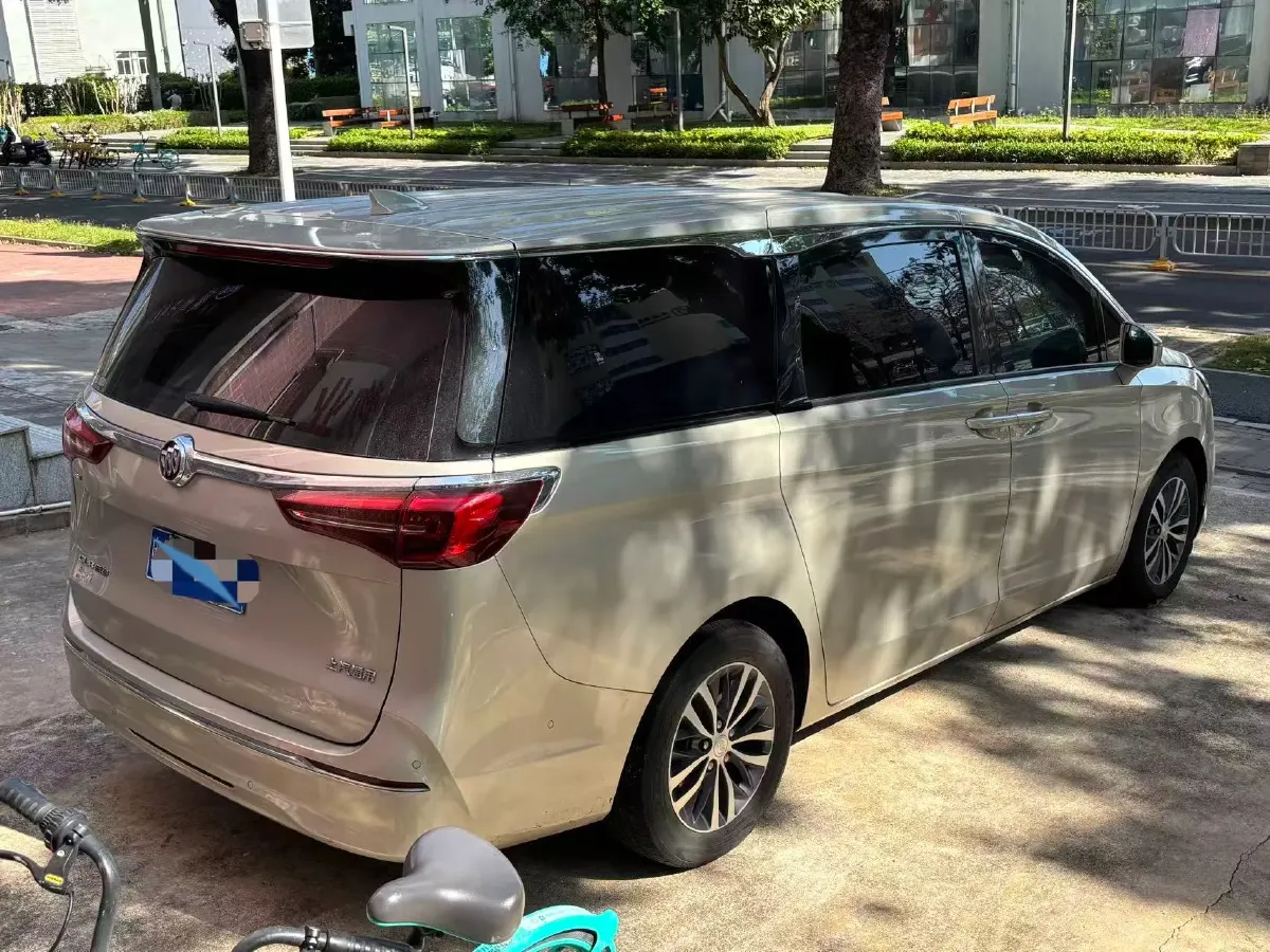 2021 Buick GL8 2.0T 237HP L4 9AT,autocango,china used car exporter,china ev exporter,chinese used car exporter,chinese used ev exporter