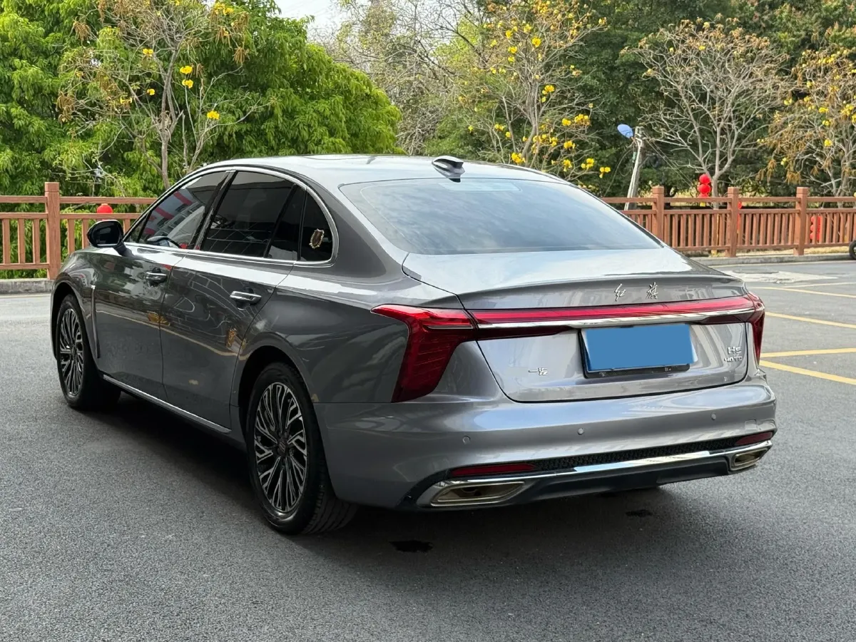 2023 HongQi H5 2.0T 224HP L4 8AT,autocango,china used car exporter,china ev exporter,chinese used car exporter,chinese used ev exporter