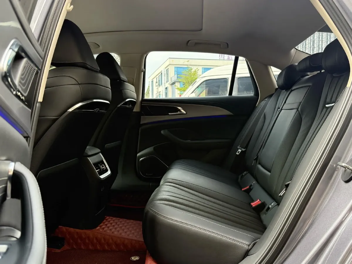 2023 HongQi H5 2.0T 224HP L4 8AT,autocango,china used car exporter,china ev exporter,chinese used car exporter,chinese used ev exporter