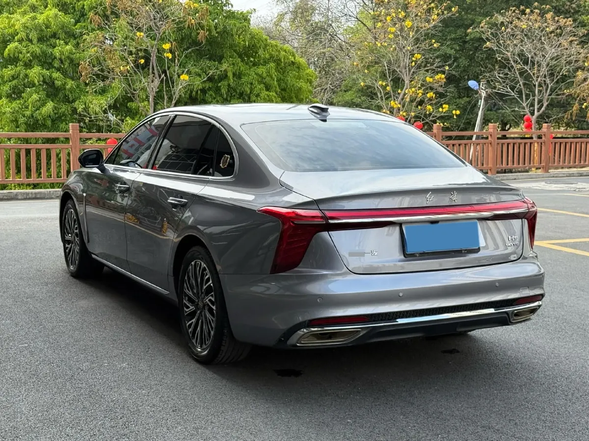 2023 HongQi H5 2.0T 224HP L4 8AT,autocango,china used car exporter,china ev exporter,chinese used car exporter,chinese used ev exporter