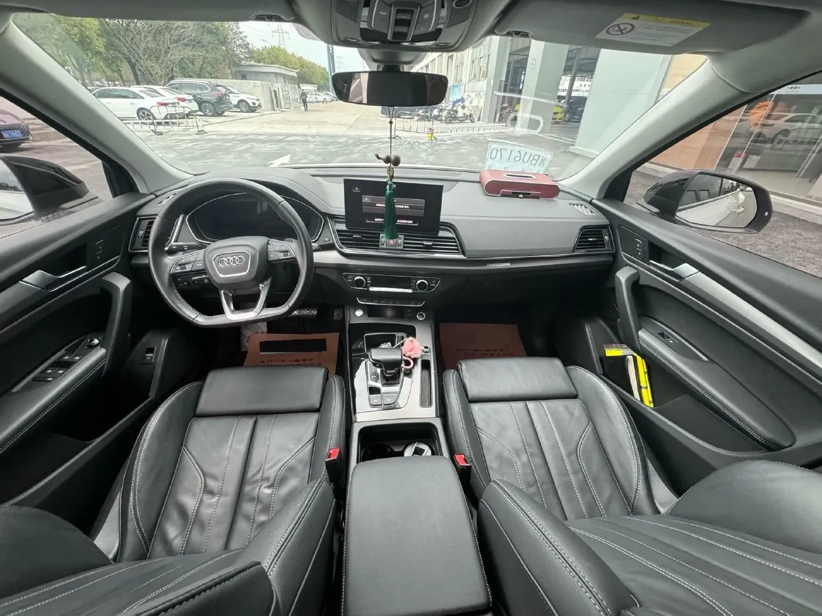 2022 Audi Q5L 2.0T 190HP L4 7DCT,autocango,china used car exporter,china ev exporter,chinese used car exporter,chinese used ev exporter