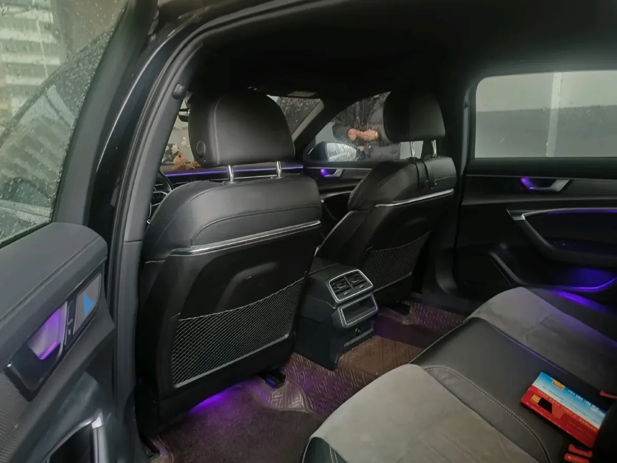 2020 Audi A6L 2.0T 190HP L4 7DCT,autocango,china used car exporter,china ev exporter,chinese used car exporter,chinese used ev exporter