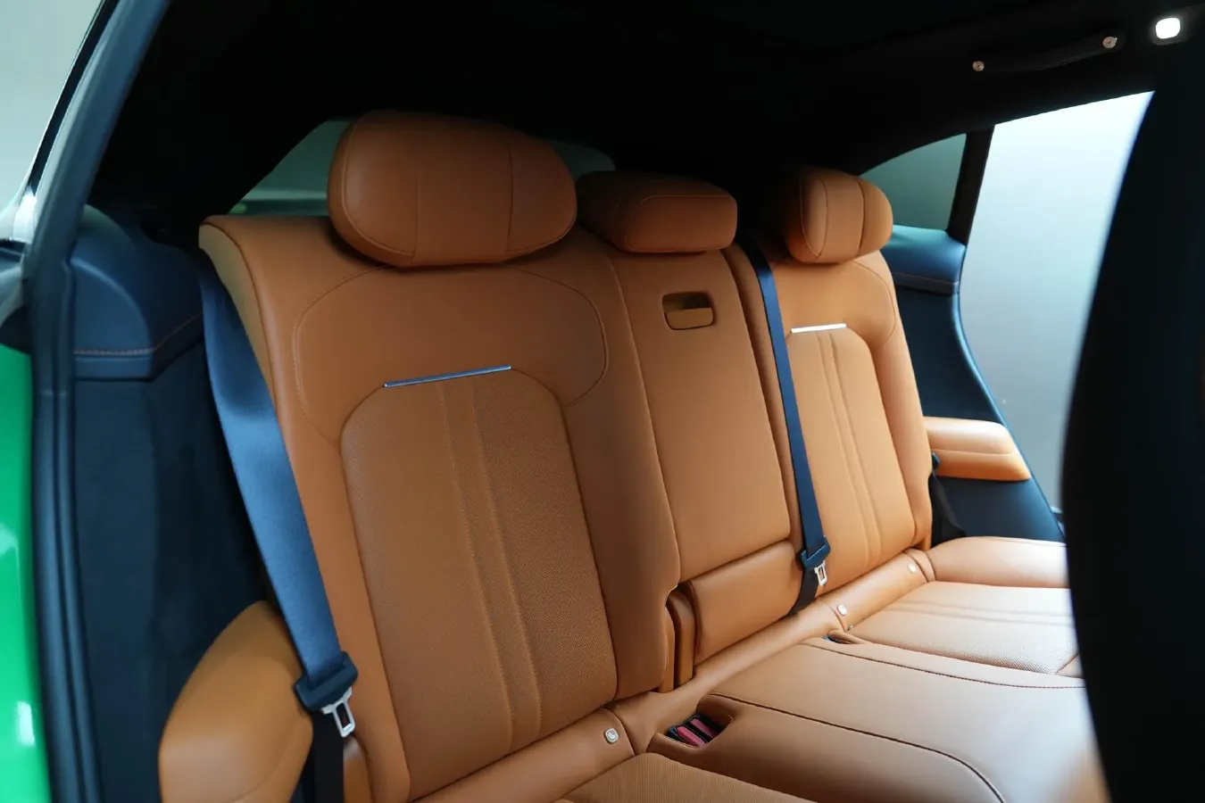 2025 MI YU7 BEV 101.7KWH,autocango,china used car exporter,china ev exporter,chinese used car exporter,chinese used ev exporter