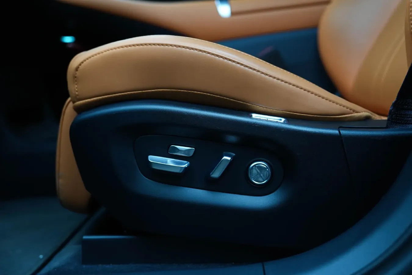 2025 MI YU7 BEV 101.7KWH,autocango,china used car exporter,china ev exporter,chinese used car exporter,chinese used ev exporter