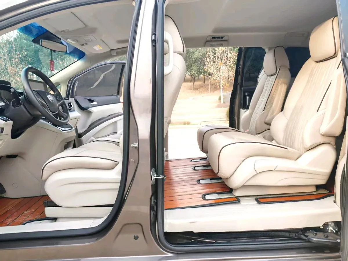 2023 Buick GL8 2.0T 237HP L4 9AT,autocango,china used car exporter,china ev exporter,chinese used car exporter,chinese used ev exporter