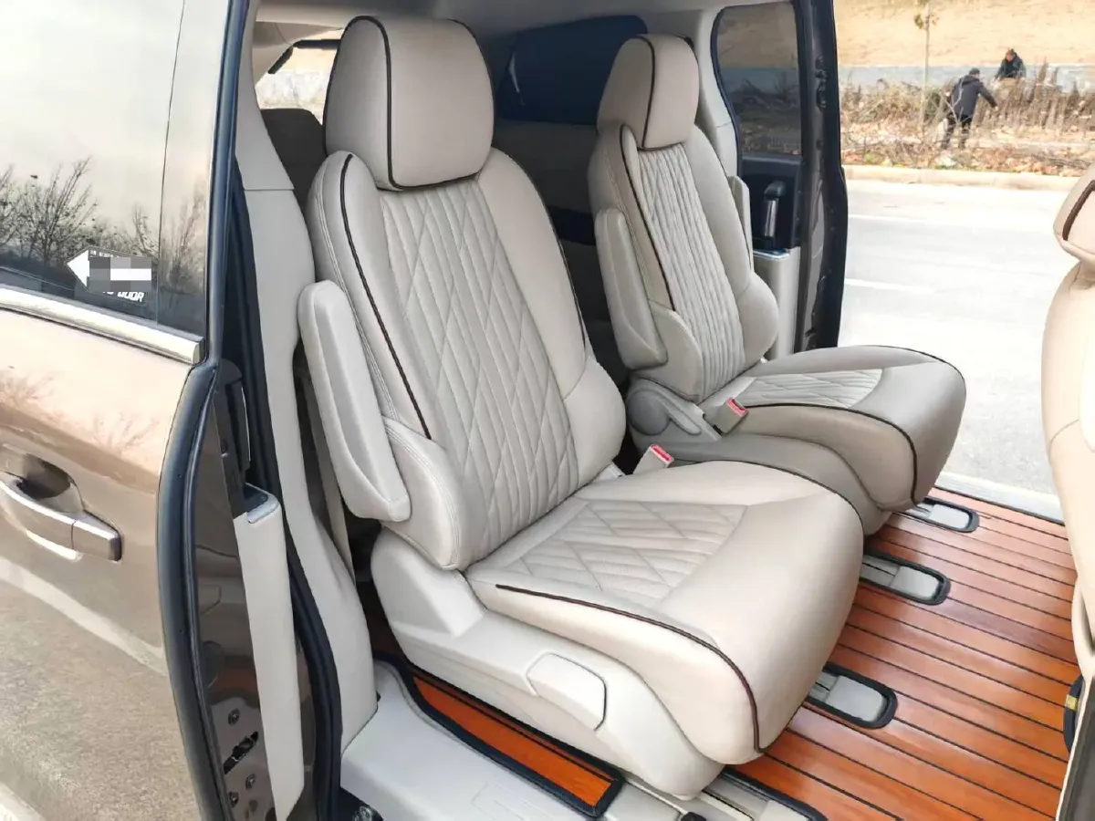 2023 Buick GL8 2.0T 237HP L4 9AT,autocango,china used car exporter,china ev exporter,chinese used car exporter,chinese used ev exporter