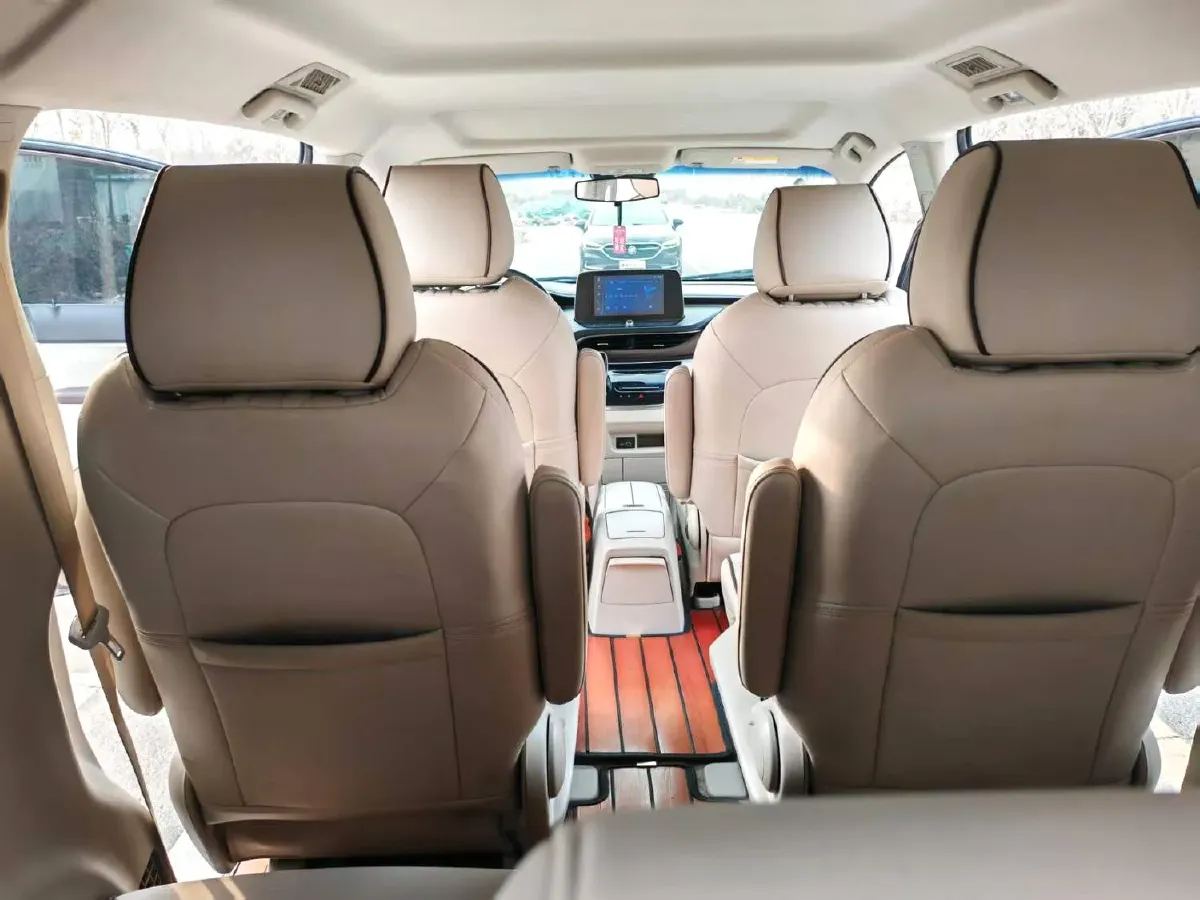 2023 Buick GL8 2.0T 237HP L4 9AT,autocango,china used car exporter,china ev exporter,chinese used car exporter,chinese used ev exporter