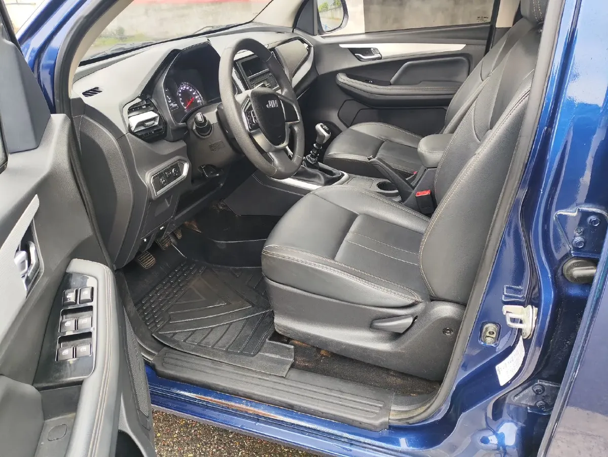 2023 Isuzu RE-MAX Jim 2.5T 143HP L4 6MT,autocango,china used car exporter,china ev exporter,chinese used car exporter,chinese used ev exporter