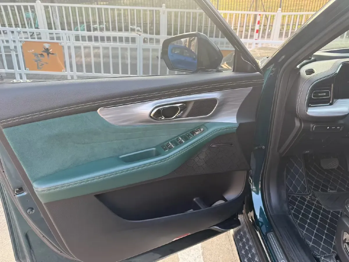 2022 GAC Trumpchi GS8 2.0T 190HP L4 E-CVT Hybrid,autocango,china used car exporter,china ev exporter,chinese used car exporter,chinese used ev exporter