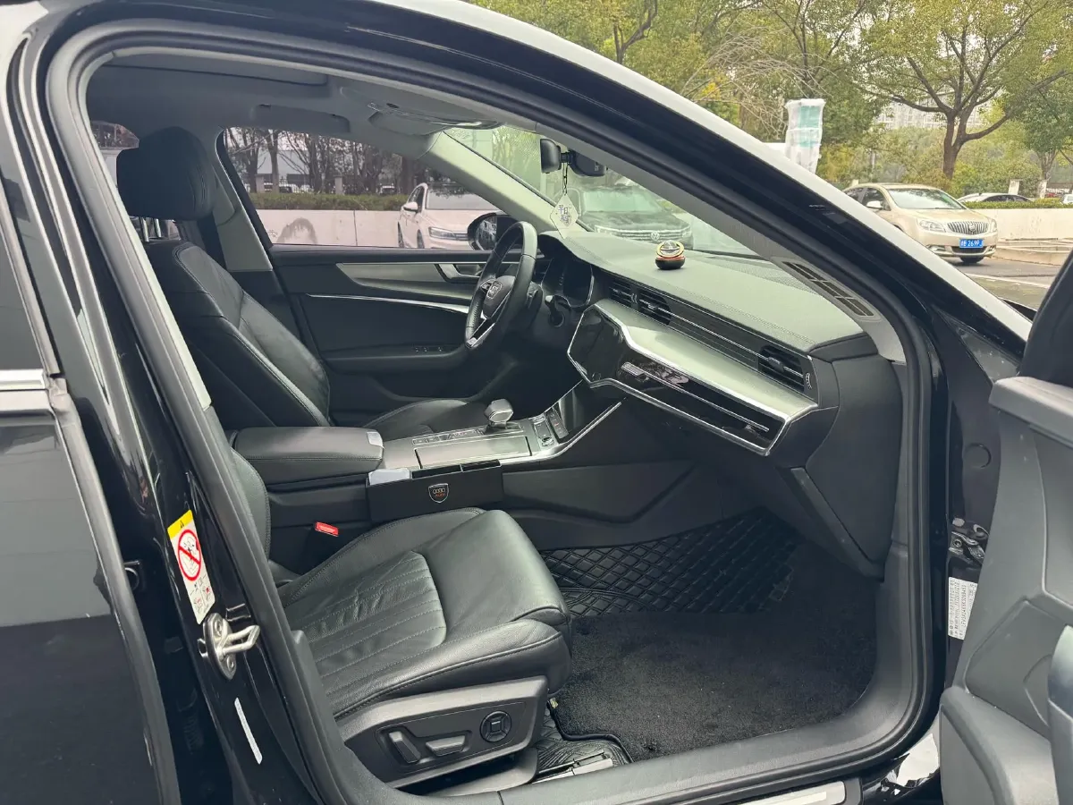 2019 Mercedes-Benz E Class 1.5T 184HP L4 9AT,autocango,china used car exporter,china ev exporter,chinese used car exporter,chinese used ev exporter