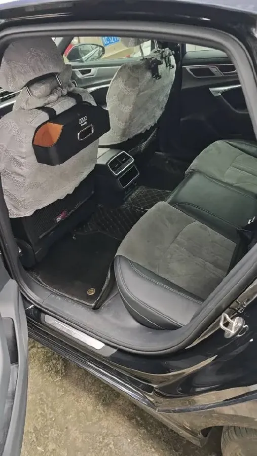 2024 Audi A6L 2.0T 245HP L4 7DCT,autocango,china used car exporter,china ev exporter,chinese used car exporter,chinese used ev exporter