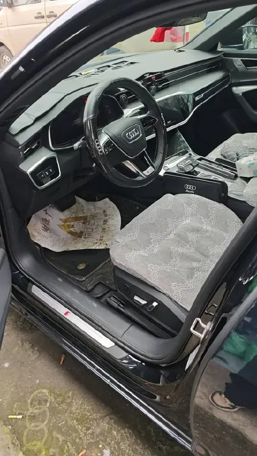 2024 Audi A6L 2.0T 245HP L4 7DCT,autocango,china used car exporter,china ev exporter,chinese used car exporter,chinese used ev exporter