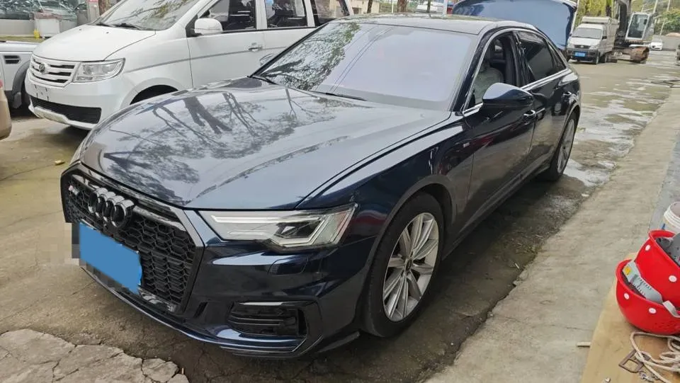 2024 Audi A6L 2.0T 245HP L4 7DCT,autocango,china used car exporter,china ev exporter,chinese used car exporter,chinese used ev exporter