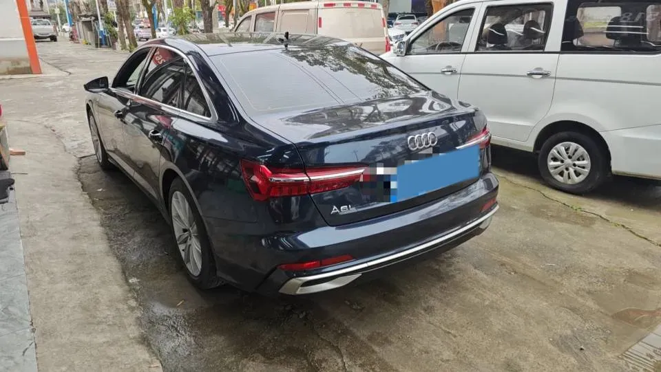 2024 Audi A6L 2.0T 245HP L4 7DCT,autocango,china used car exporter,china ev exporter,chinese used car exporter,chinese used ev exporter