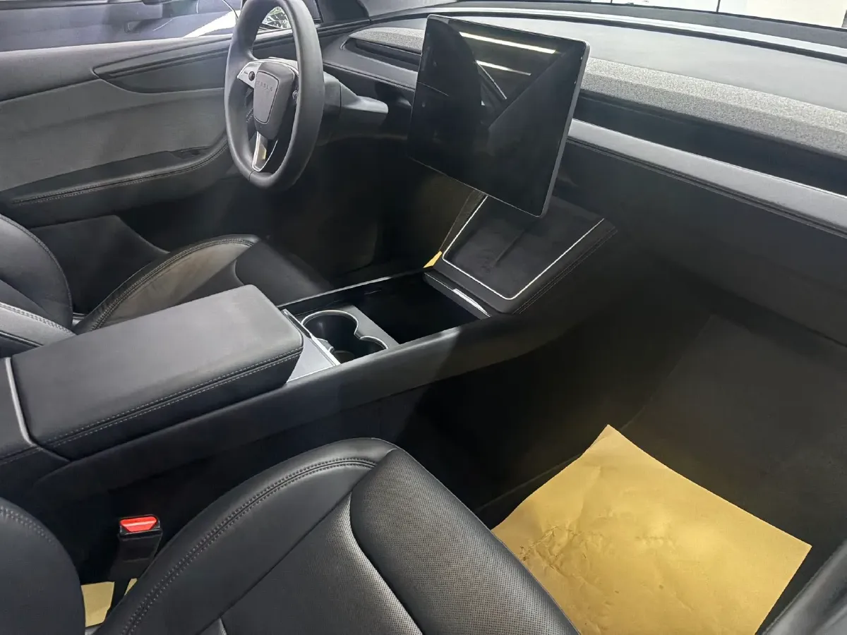 2025 Tesla Model Y BEV 62.5KWH,autocango,china used car exporter,china ev exporter,chinese used car exporter,chinese used ev exporter